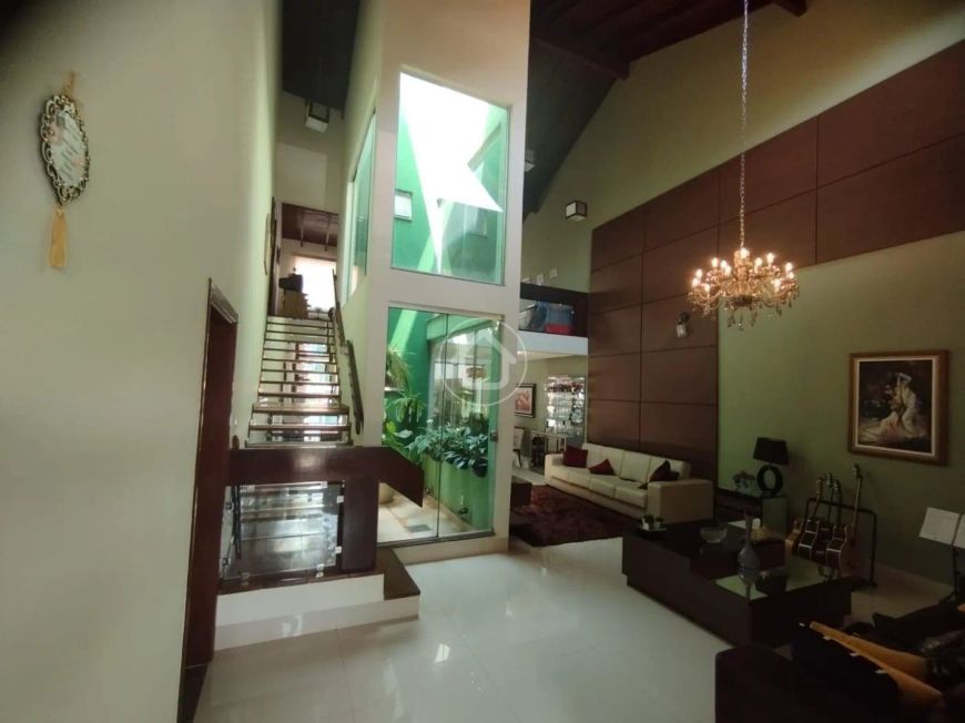 CASA VILAS BOAS COM 03 SUÍTES