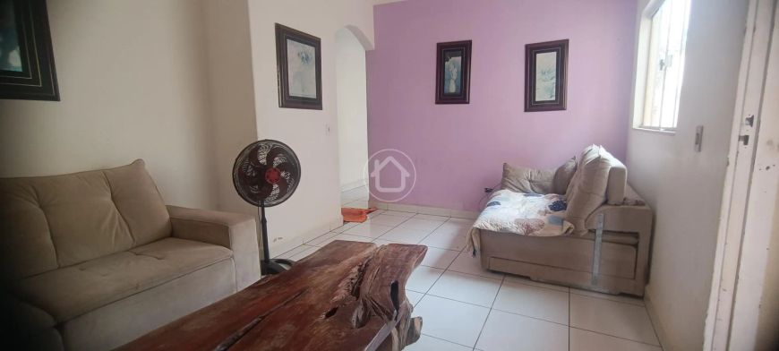 CASA COM SUÍTE E 3 QUARTOS OTIMA P COMÉRCIO!