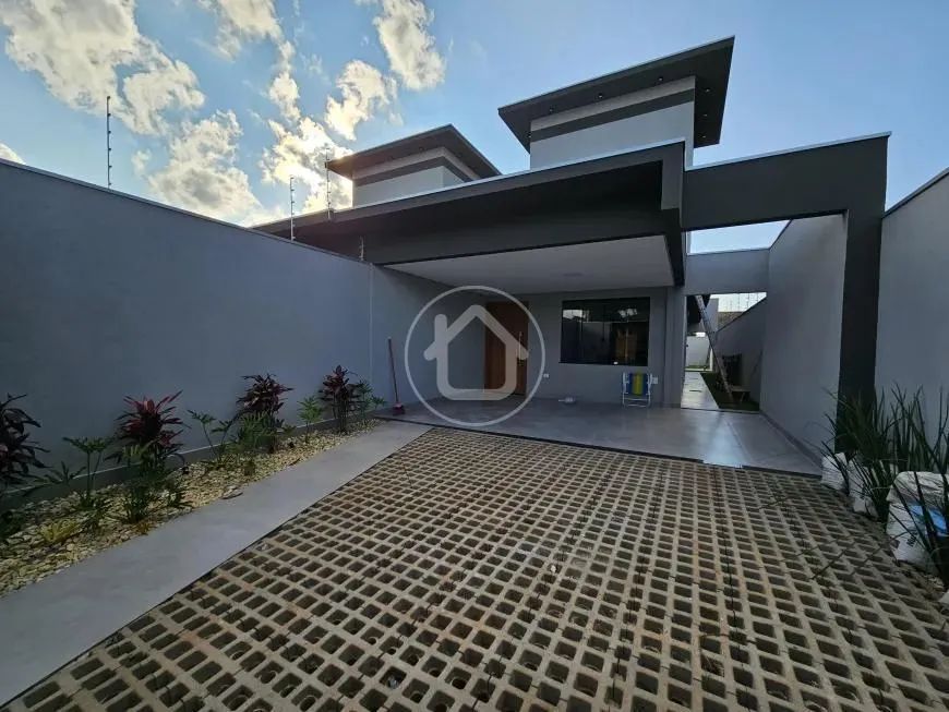 CASA COM 3 DORMITÓRIOS SENDO 1 SUÍTE