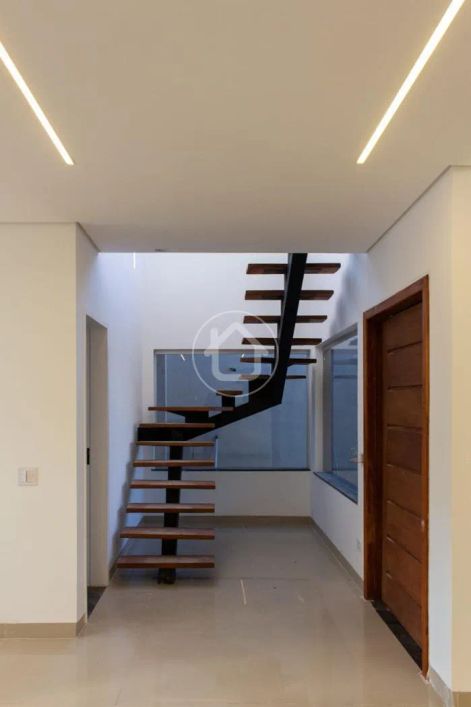 SOBRADO 4 SUITES NO PARQUE RESIDENCIAL UNIÃO