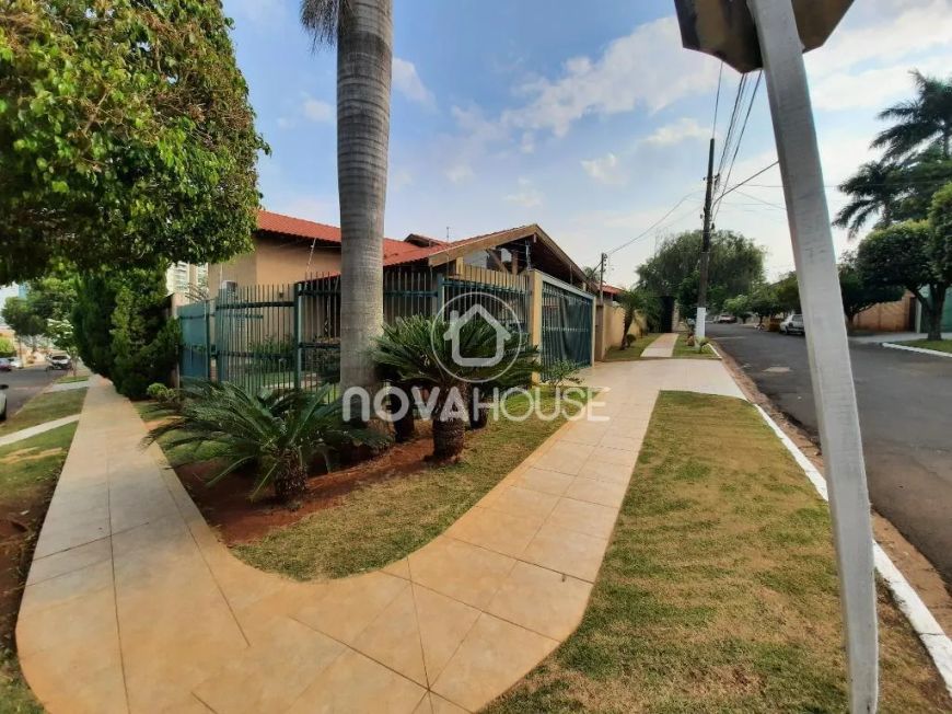 CASA COM 3 DORMITÓRIOS À VENDA, 287 M²