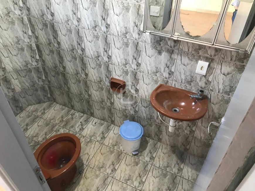 PONTO COMERCIAL NA VINTE E CINCO DE DEZEMBRO