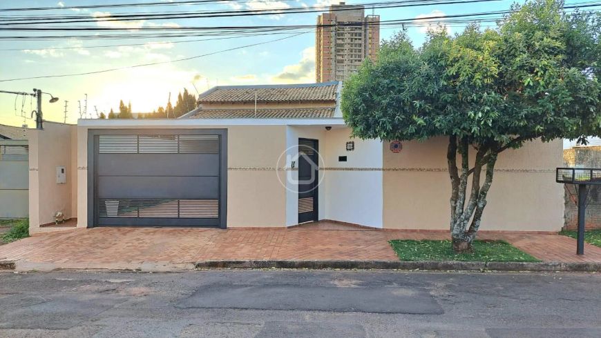 CASA COM 03 QUARTOS SENDO 01 SUÍTE-CARANDA BOSQUE