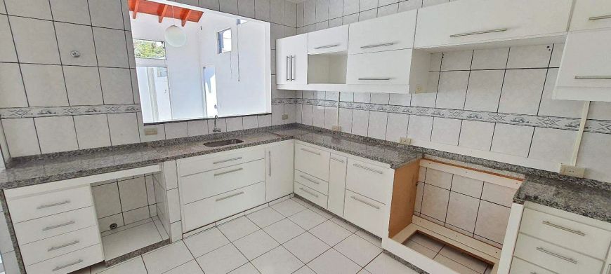 Casa térrea no Bairro Carandá Bosque