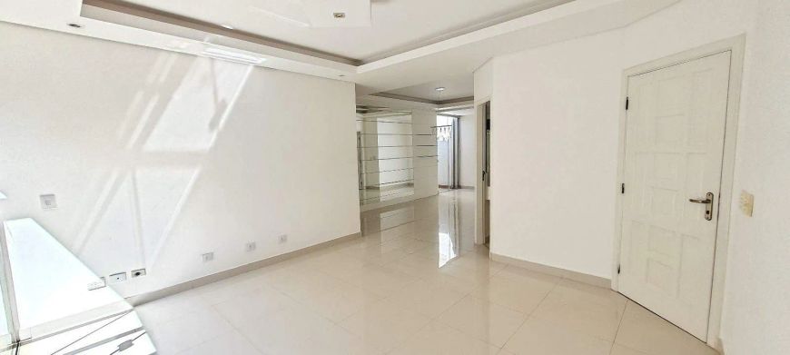 Casa térrea no Bairro Carandá Bosque