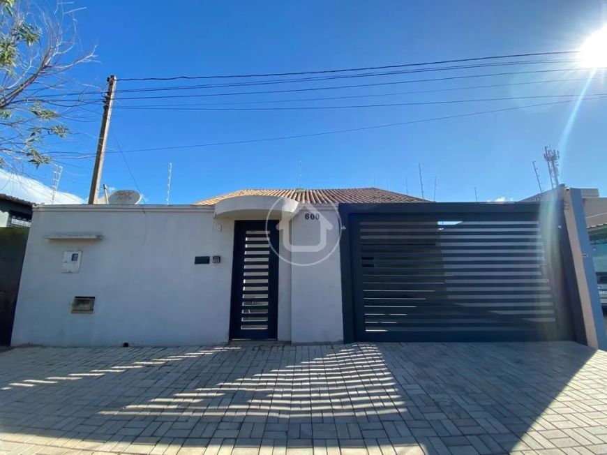 CASA NOVA E MODERNA COM 3 QUARTOS