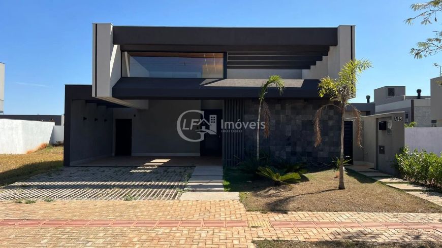 Impecável Casa em Condomínio à Venda em Alphaville Campo Grande 3, Campo Grande-MS: 3 Quartos, 3 Suí