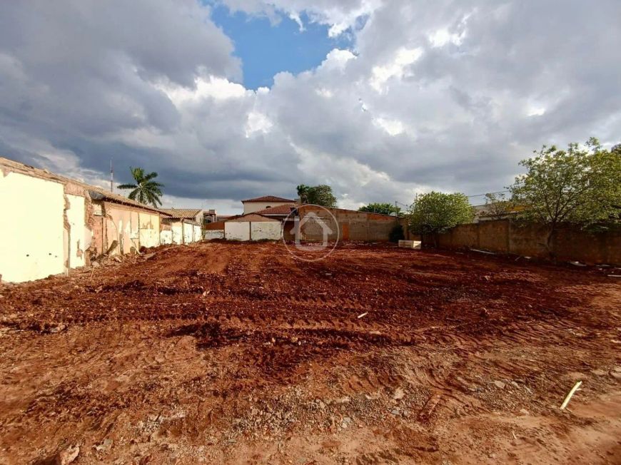 TERRENO JD. SÃO LOURENÇO