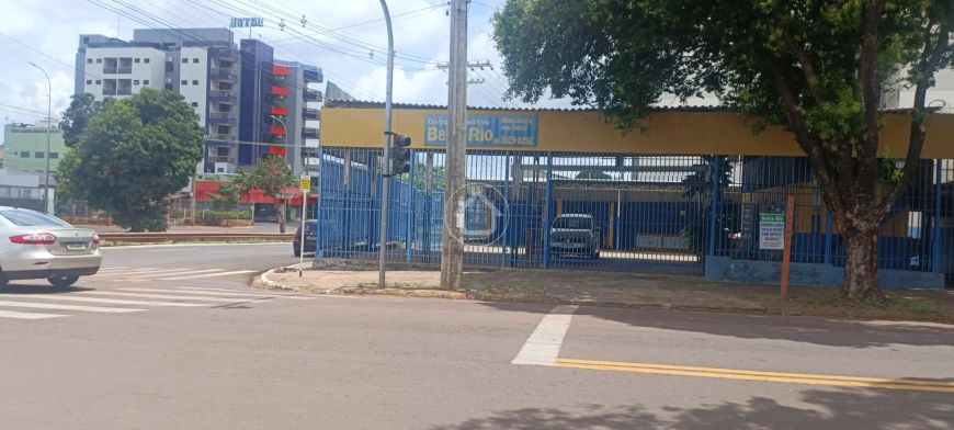 TERRENO COM 752,74 M EM ESQUINA NO CENTRO!