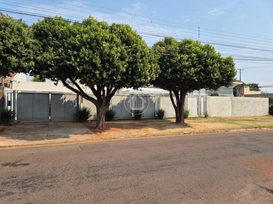 CASA AMPLA COM PISCINA - JARDIM PANAMA
