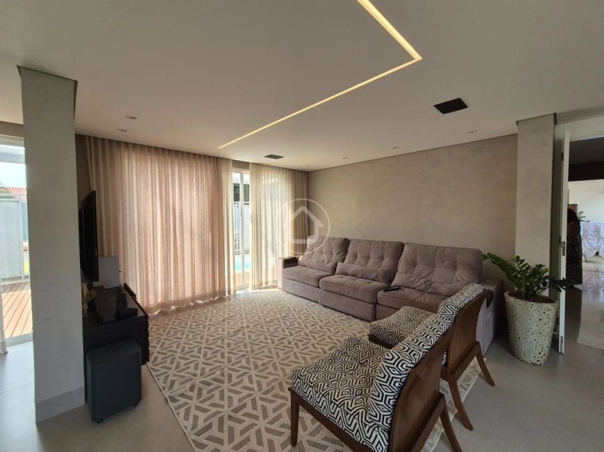 CASA AMPLA COM PISCINA - JARDIM PANAMA