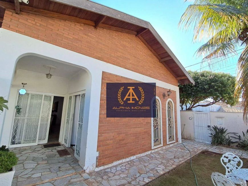 CASA COM DUPLA APTIDÃO 2 TERRENOS