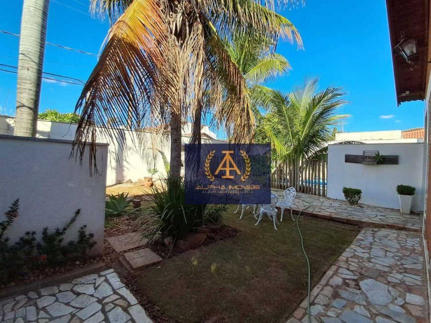 CASA COM DUPLA APTIDÃO 2 TERRENOS