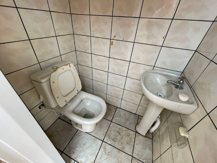 CASA TÉRREA PRÓXIMA A BASE ÁREA