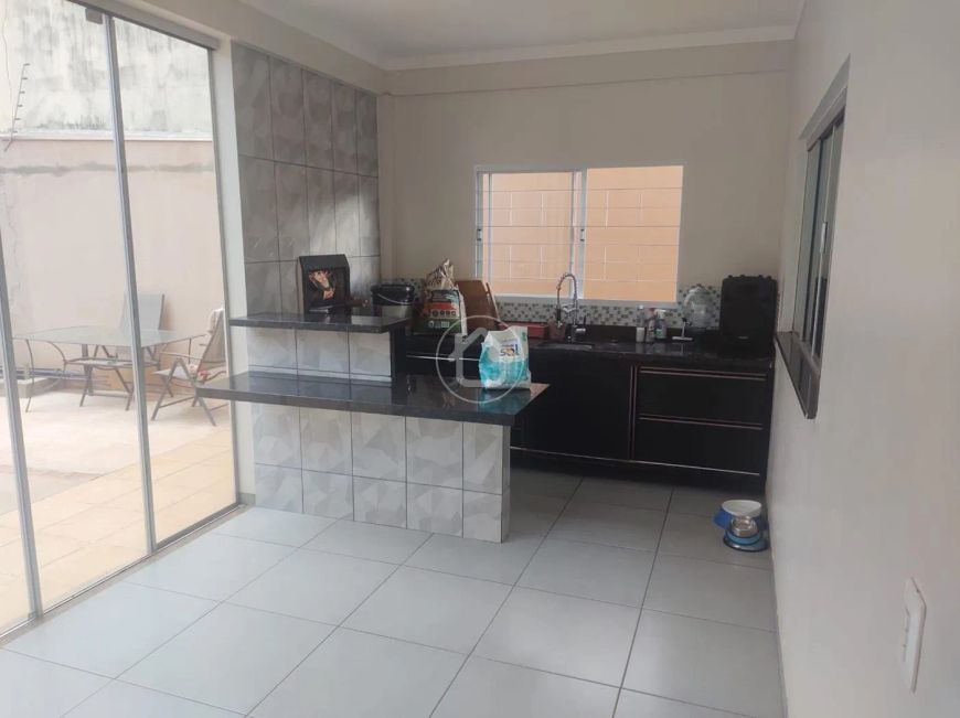 SOBRADO COM 02 QUARTOS E 01 SUÍTE COM CLOSET