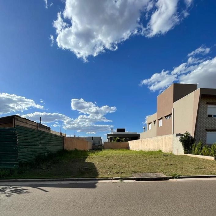 Terreno á venda no Condomínio Alphaville II, Campo Grande - MS