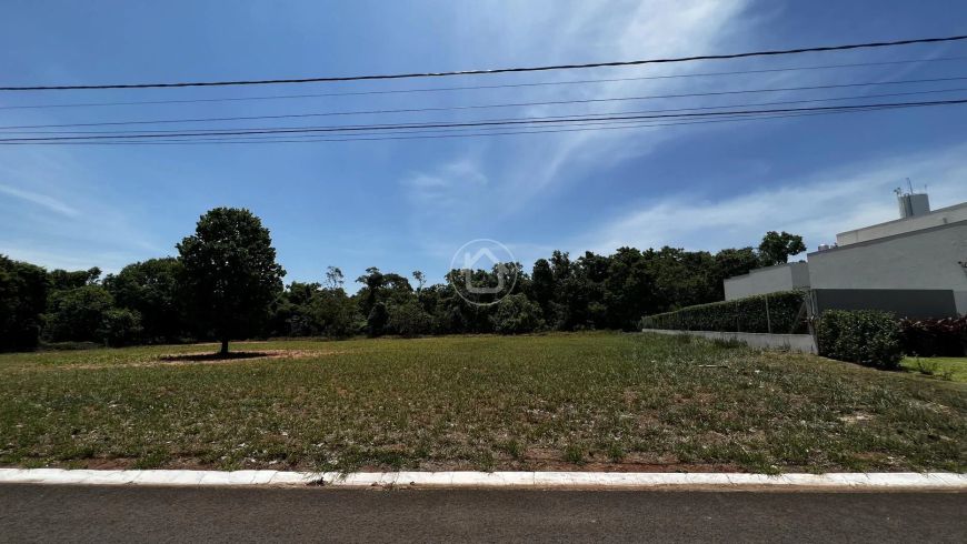 TERRENO AMPLO E PRIVATIVO - TERRAS DO GOLFE