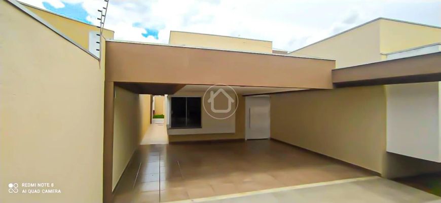 CASA COM 2 SUÍTES E COM PISCINA - VILA MARGARIDA