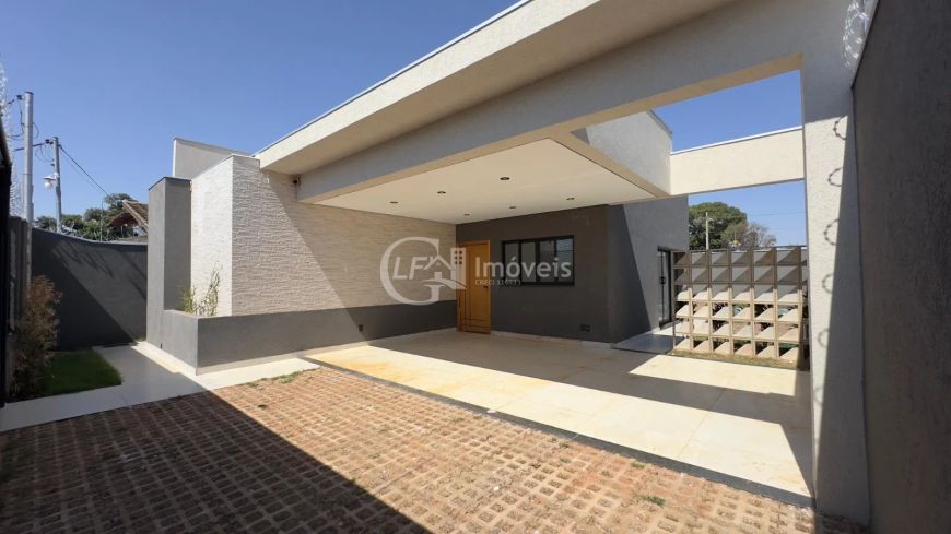 Casa à venda em Campo Grande-MS, bairro São Francisco: 3 quartos, 1 suíte, 1 sala, 2 banheiros, 2 va