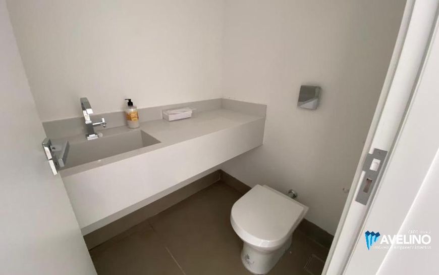 Sobrado em condomínio 3 suítes, gourmet e piscina