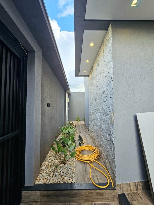 *Magnífica Casa Térrea nova a venda no bairro Vila do Polonês com armários, área gourmet e piscina.