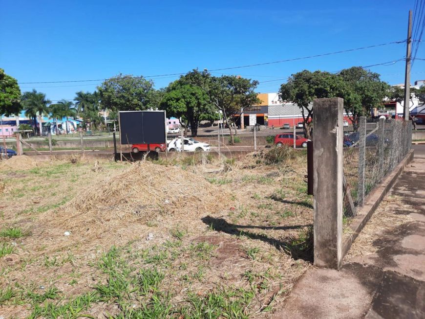 TERRENO DE ESQUINA NA ERNESTO GEISEL