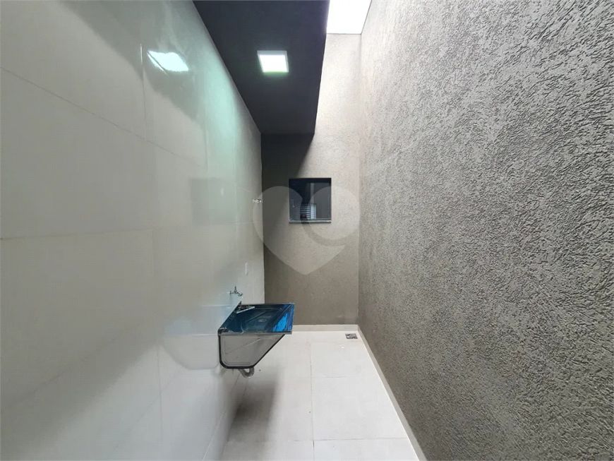 Casa térrea com 2 quartos à venda em Parque Residencial Rita Vieira - MS