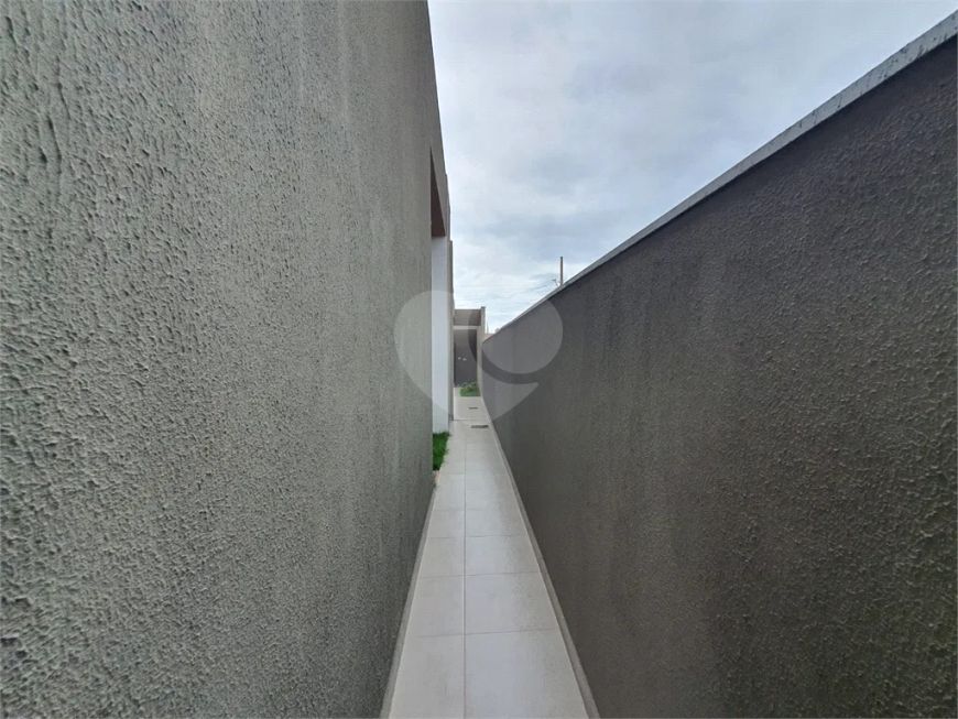 Casa térrea com 2 quartos à venda em Parque Residencial Rita Vieira - MS