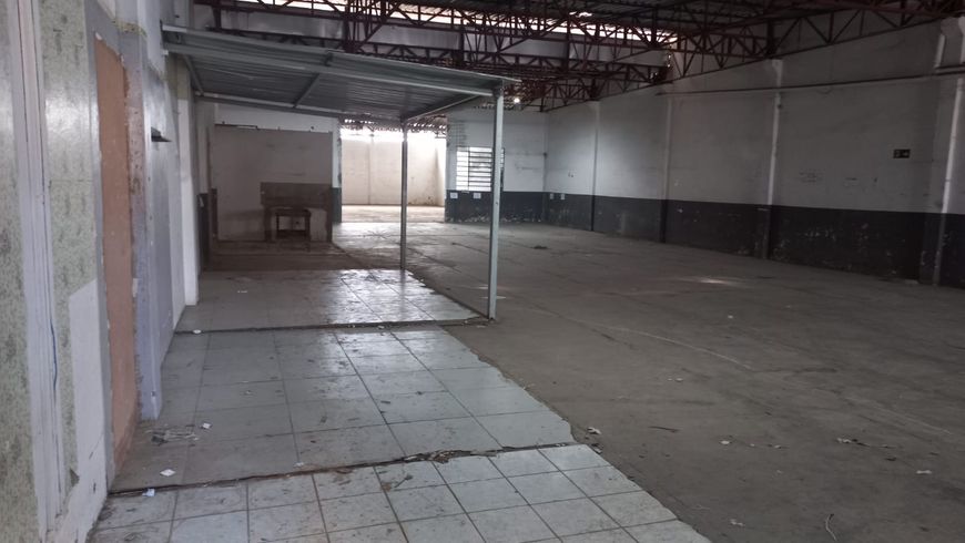 Galpão/Depósito/Armazém para venda possui 500 metros quadrados com 1 quarto