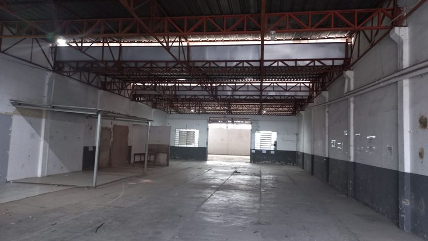 Galpão/Depósito/Armazém para venda possui 500 metros quadrados com 1 quarto