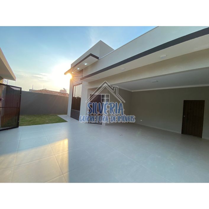CASA DE ALTO PADRÃO NO RITA VIERA