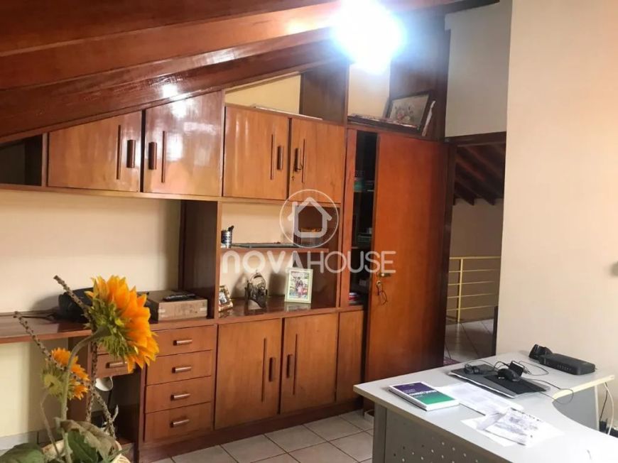 CASA TERREA COM EXCELENTE AREA DE LAZER