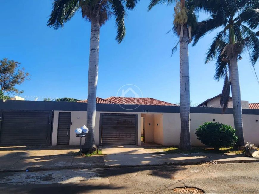 CASA JD. BELA VISTA - 900M² DE TERRENO - 4 QUARTOS