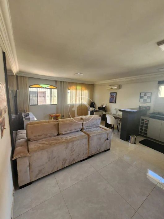 CASA JD. BELA VISTA - 900M² DE TERRENO - 4 QUARTOS