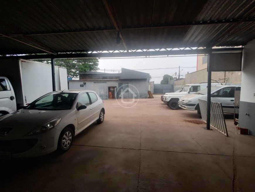 IMÓVEL COMERCIAL COM BOA FLEXIBILIDADE DE OPÇÕES