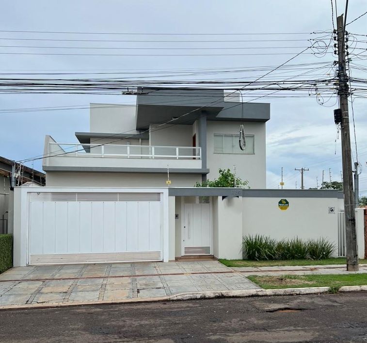 Lindo sobrado com Piscina