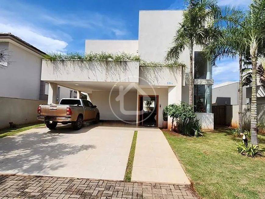 CASA COM 03 SUÍTES - COM OTIMA LOCALIZAÇÃO