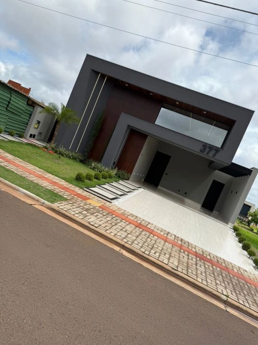 Imóvel para venda possui 182 metros quadrados com 3 quartos