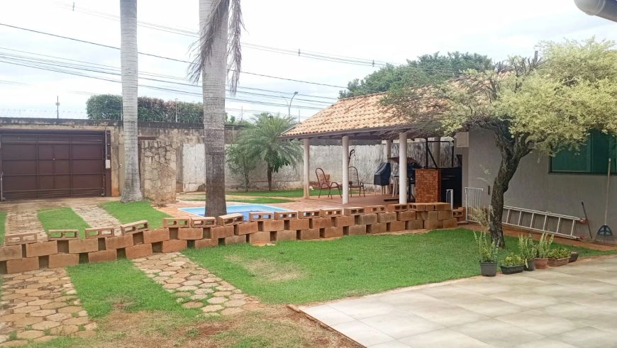 COD273 -Sobrado no bairro RITA VIEIRA- Campo Grande - MS