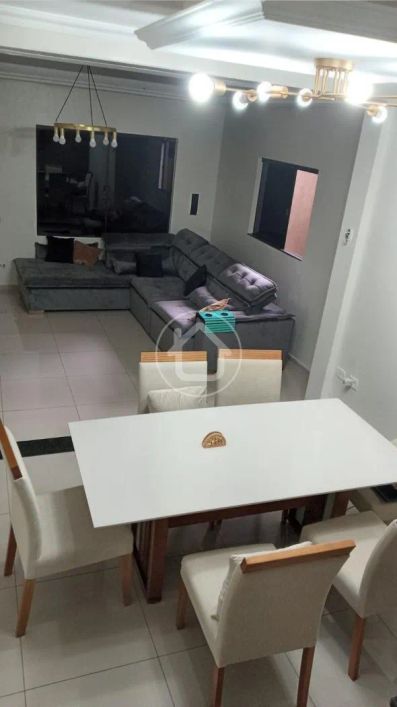 SOBRADO COM 2 SUITES E SACADA