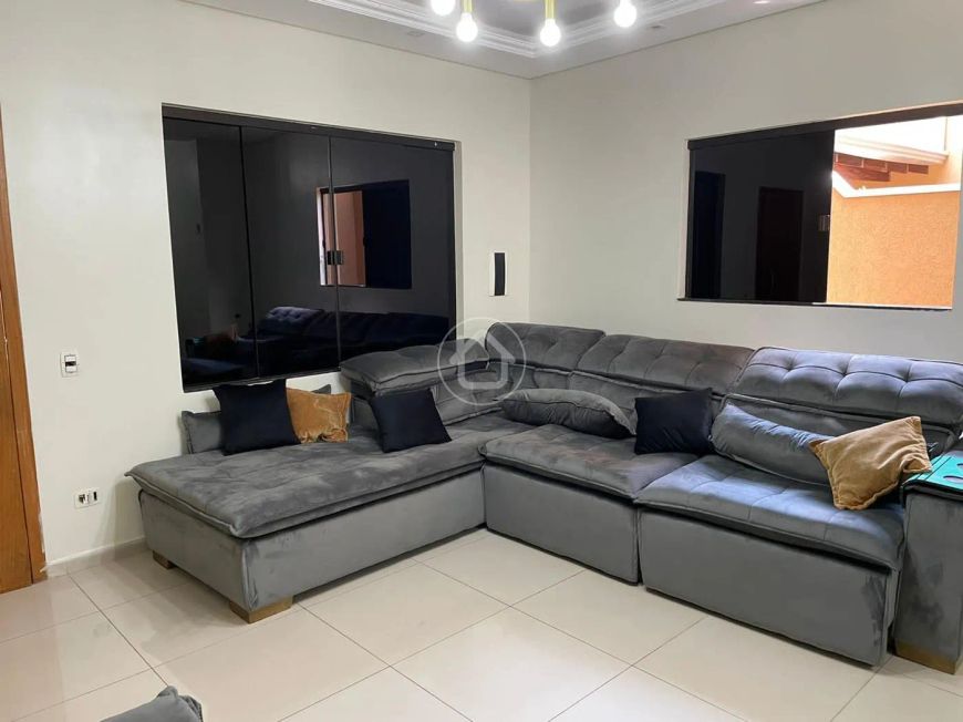 SOBRADO COM 2 SUITES E SACADA