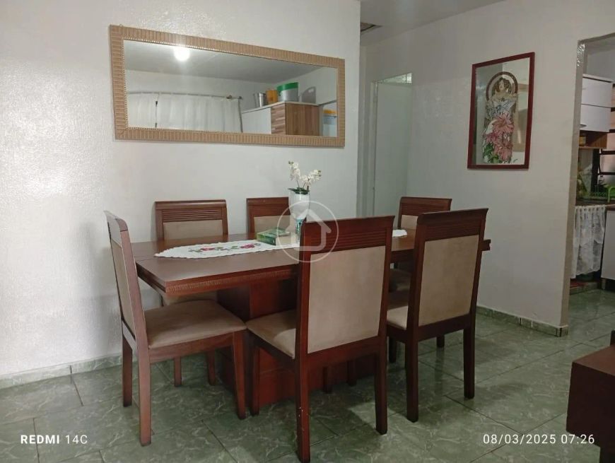 CASA COM PONTO COMERCIAL