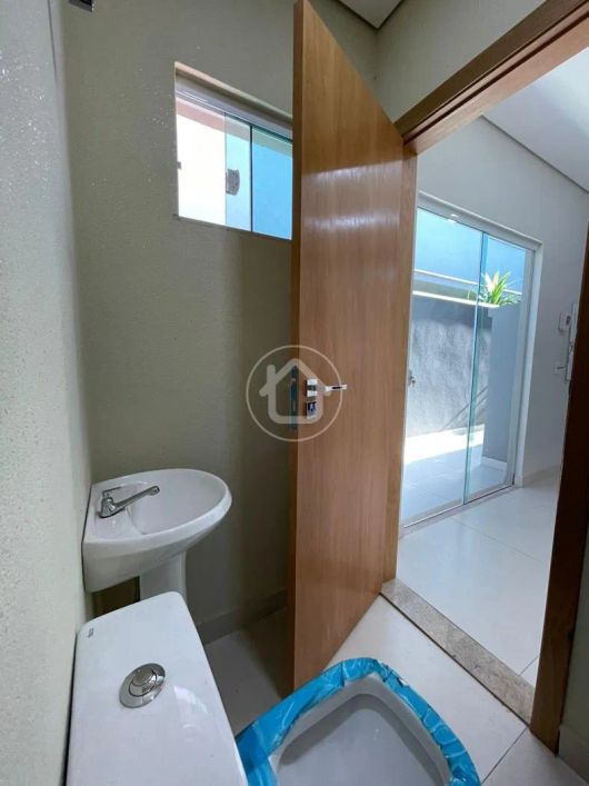 CASA TÉRREA EM CONDOMÍNIO FECHADO