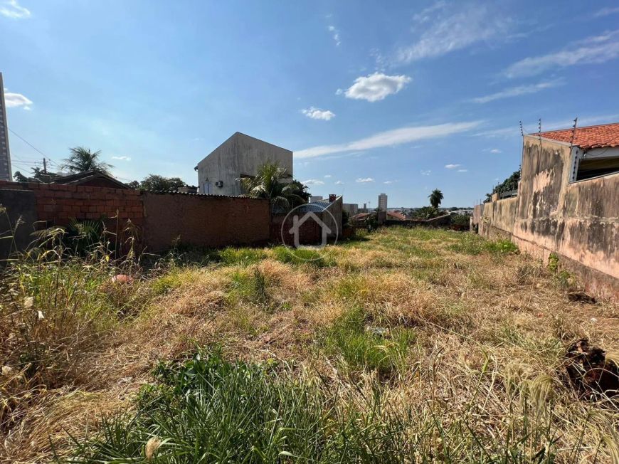 OTIMA LOCALIZACAO, PROXIMO AO CENTRO