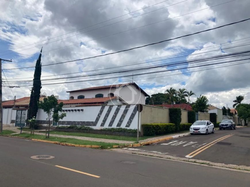 SOBRADO DE ESQUINA NO JD.AUTONOMISTA (2 TERRENOS)
