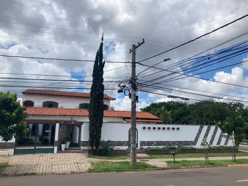SOBRADO DE ESQUINA NO JD.AUTONOMISTA (2 TERRENOS)