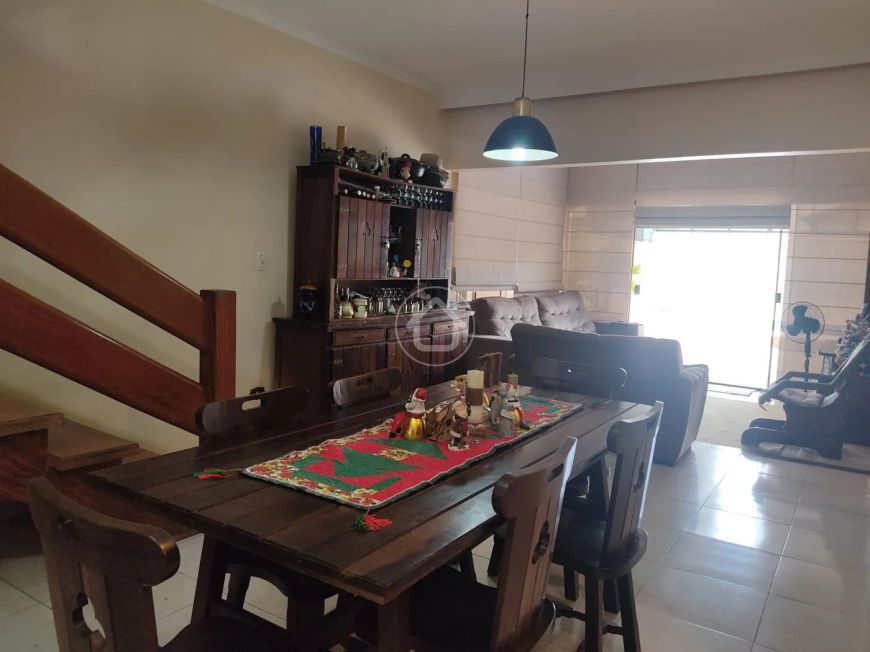 SOBRADO COM GOURMET E PISCINA 05 QUARTOS/ SANTA FÉ