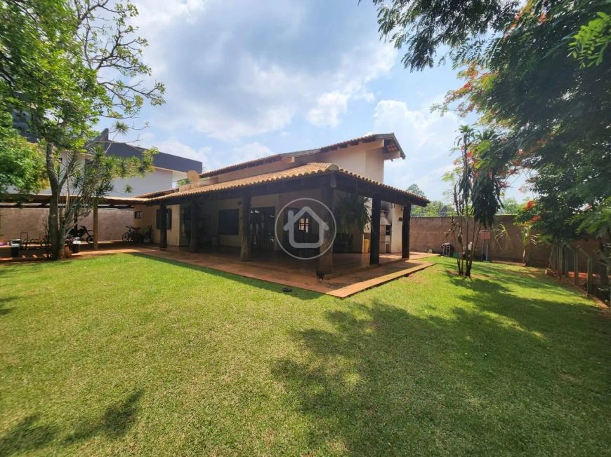 CASA RUSTICA C/ MUITA AREA VERDE - ARVORES NATIVAS