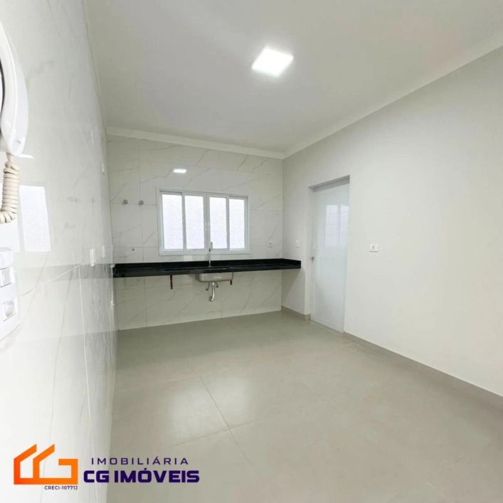 Casa á venda com 3 quartos sendo 1 suíte, piscina, área gourmet no Caranda bosque em Campo Grande MS
