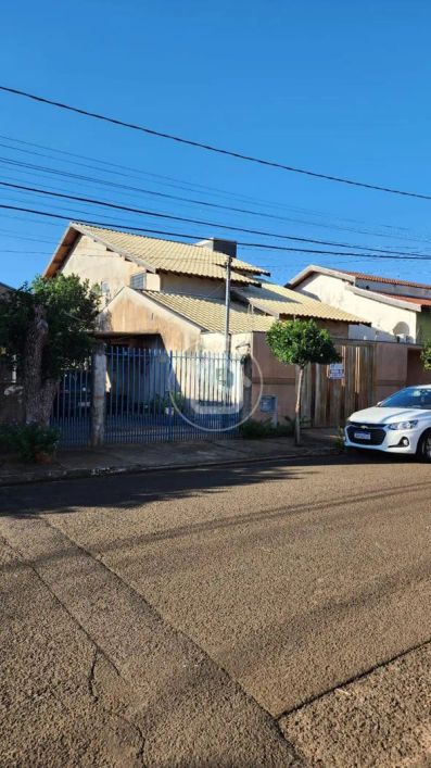SOBRADO COM 05 DORMITÓRIOS NA VILA FLORIO